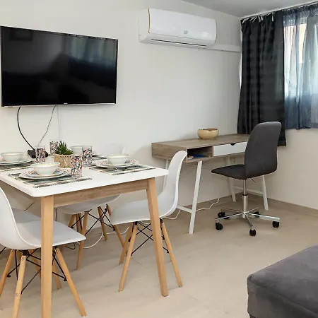 דירה Cozy Escape Near Sea Garden & By Flat Manаger
